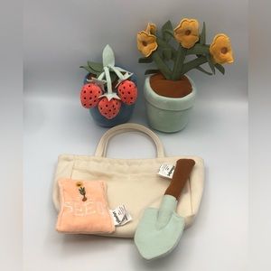 Pillowfort Garden Playset & Carry Tote